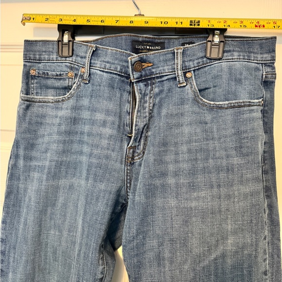 Lucky Brand 221 Original Straight Leg Light Wash Blue Jeans Men’s 34 x 32 - Picture 2 of 6